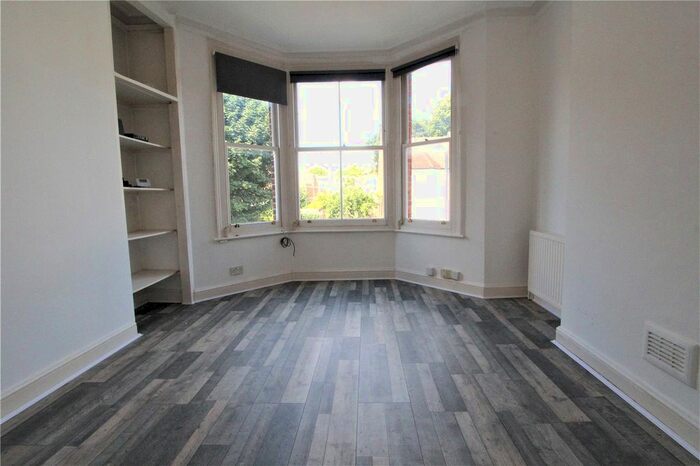 2 Bedroom Flat To Rent In Shalimar Road, London, W3