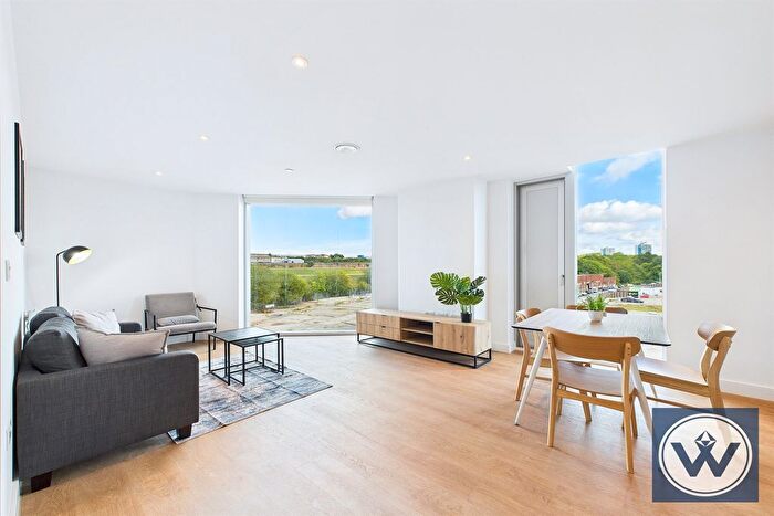 2 Bedroom Flat To Rent In Park View, Victoria Riverside, M4