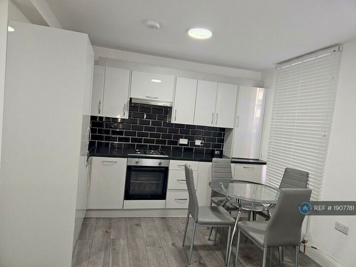 1 Bedroom Flat To Rent In Old Street, London, EC1V