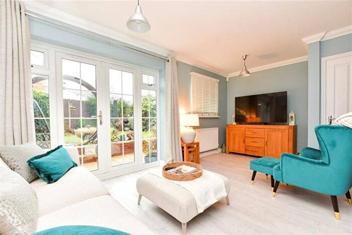3 Bedroom Semi-Detached House For Sale In Bell Way, Kingswood, Maidstone, Kent, ME17