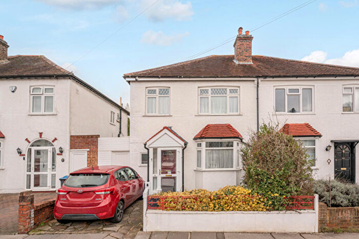 3 Bedroom Terraced House For Sale In Ingram Road, Thornton Heath, CR7