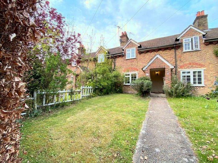 2 Bedroom Terraced House To Rent In Knaphill, GU21