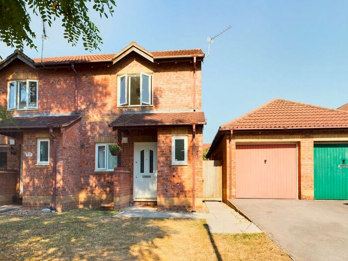 2 Bedroom End Of Terrace House To Rent In Pendock Court, Emersons Green, Bristol, BS16