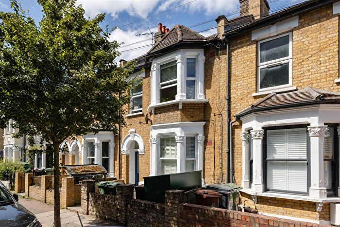 1 Bedroom Flat For Sale In Roland Road, Walthamstow, E17