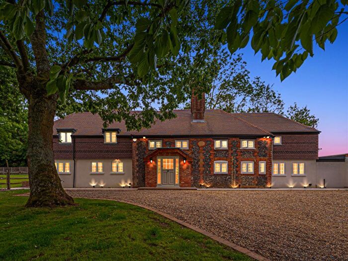 4 Bedroom Detached House For Sale In Nash Lane, Keston, BR2