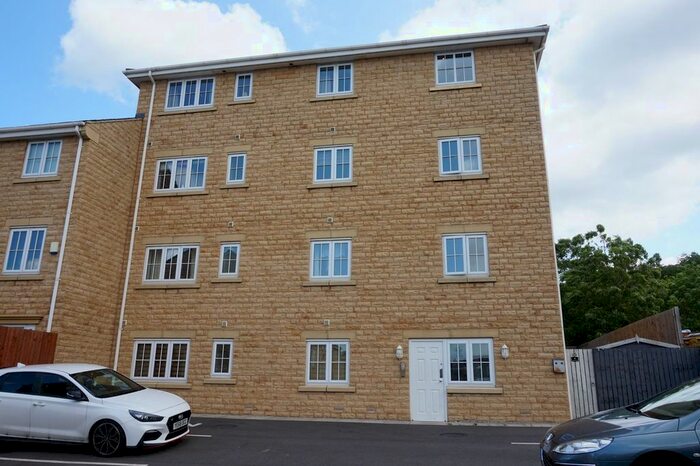 2 Bedroom Flat To Rent In Brunswick Place, Heckmondwike, WF16