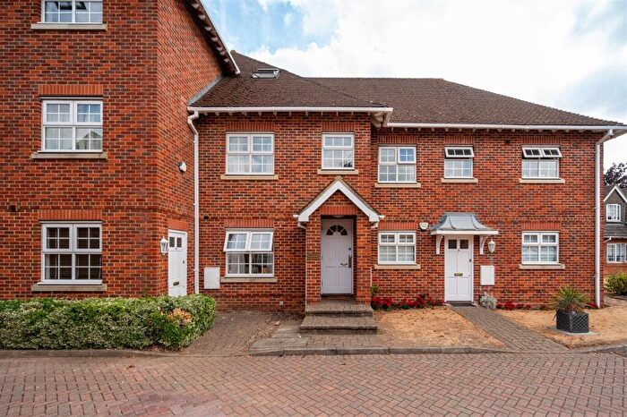 2 Bedroom Apartment For Sale In Tilehurst Road, Reading, RG30