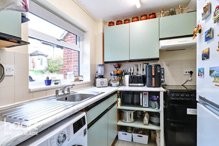1 Bedroom End Of Terrace House For Sale In Charlotte Close, Chatham, ME5