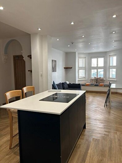 2 Bedroom Flat To Rent In The Polygon, Southampton, Hampshire, SO15