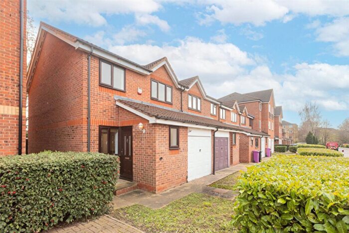 3 Bedroom Semi Detached House For Sale In Telegraph Place, Mudchute, E14