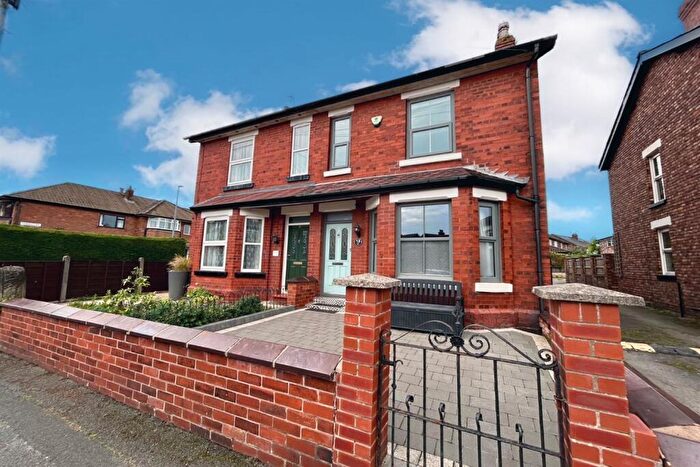 3 Bedroom Semi-Detached House For Sale In Kingsley Road, Northenden, M22