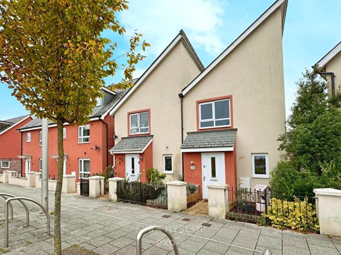 3 Bedroom House To Rent In Younghayes Road, EX5