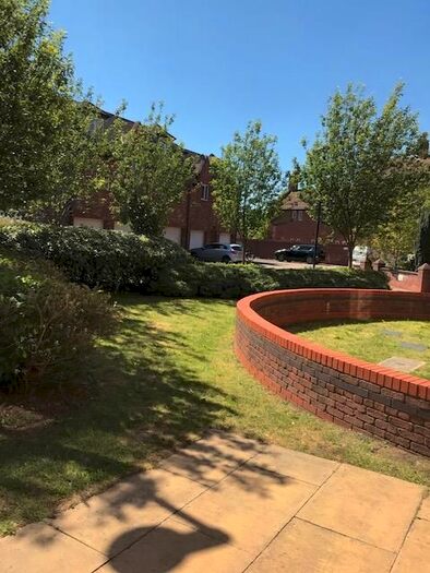 2 Bedroom Flat To Rent In Butts Green, Kingswood, Warrington, Cheshire, WA5