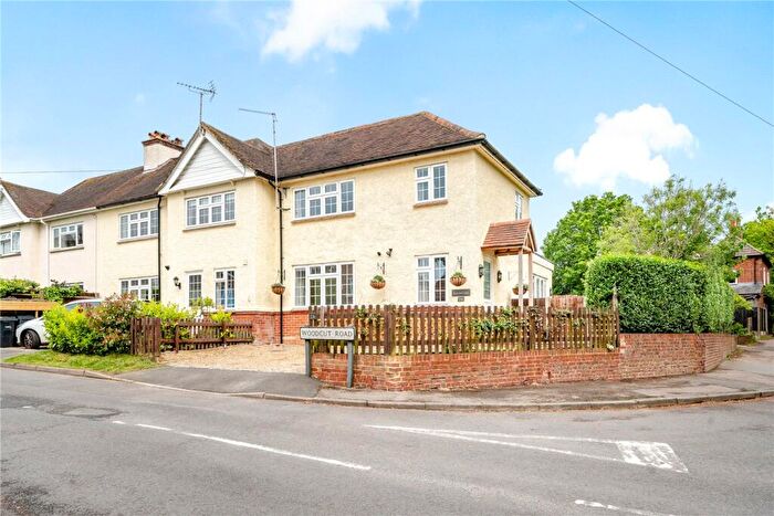 3 Bedroom End Of Terrace House For Sale In Woodcut Road, Wrecclesham, Farnham, Surrey, GU10
