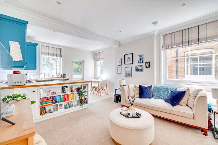 2 Bedroom Flat For Sale In Vera Road, London, SW6