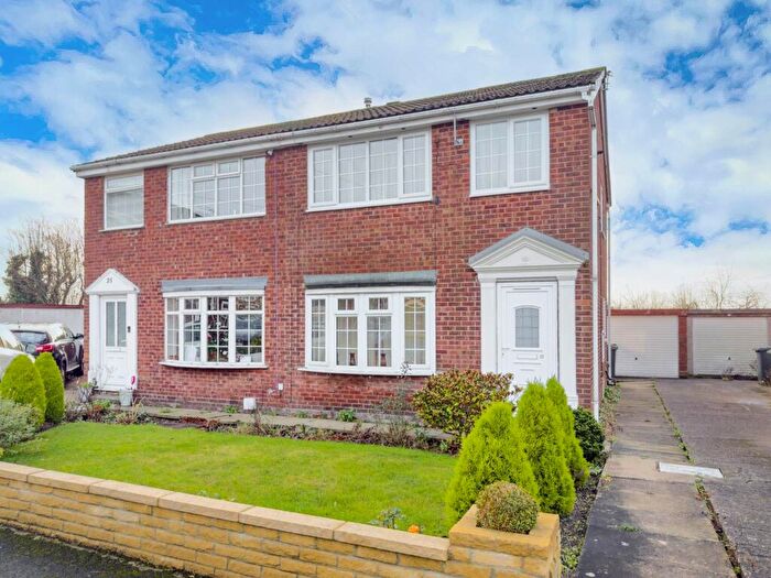 3 Bedroom Semi Detached House For Sale In Oxford Drive, Gomersal, BD19
