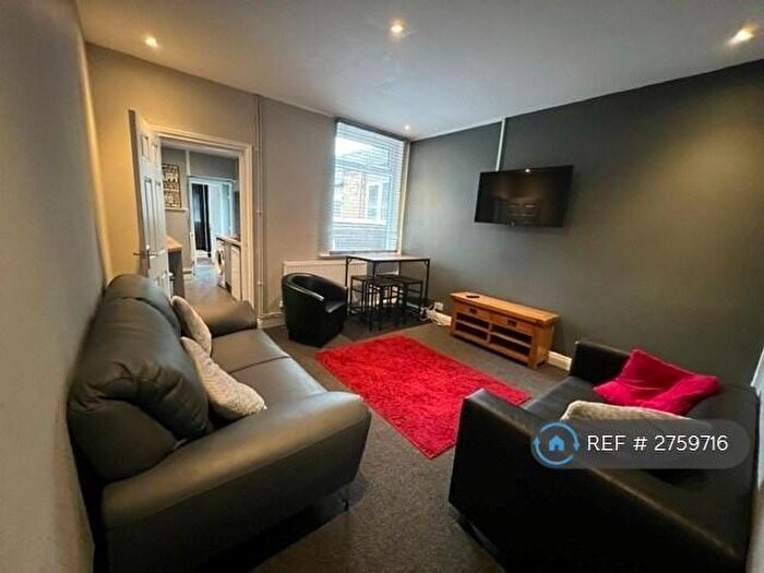 4 Bedroom Terraced House To Rent In Guildford Street, Stoke-On-Trent, ST4