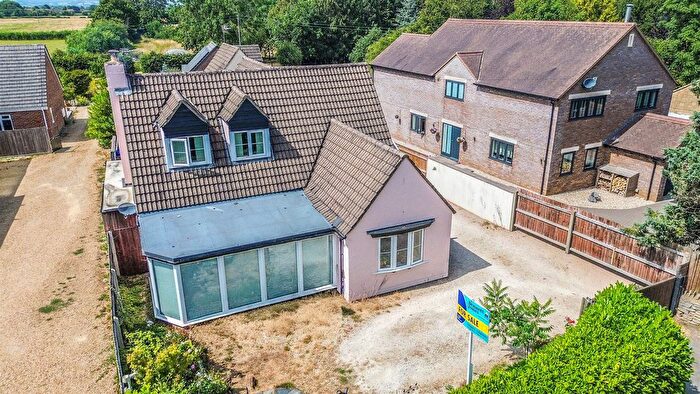 4 Bedroom Detached House For Sale In Bristol Road, Cambridge, GL2