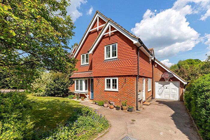 4 Bedroom Detached House For Sale In Hill Farm Close, Haslemere, GU27