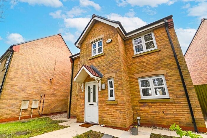3 Bedroom Detached House For Sale In Irvine Walk, Salford, M7