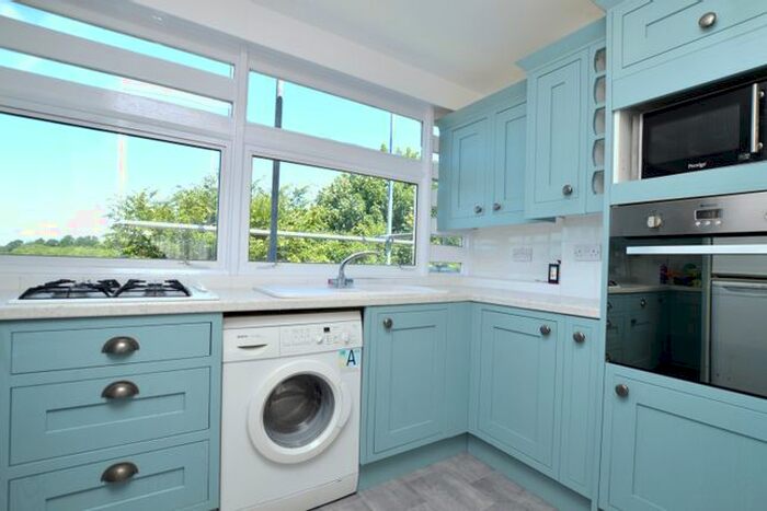 2 Bedroom Flat To Rent In Cedar Mount, Mottingham Lane, London, SE9