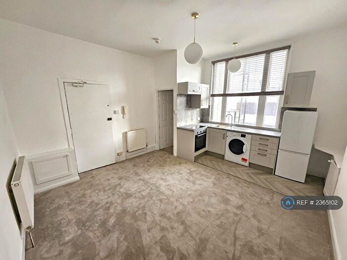 Studio To Rent In Dorset Gardens, Brighton, BN2