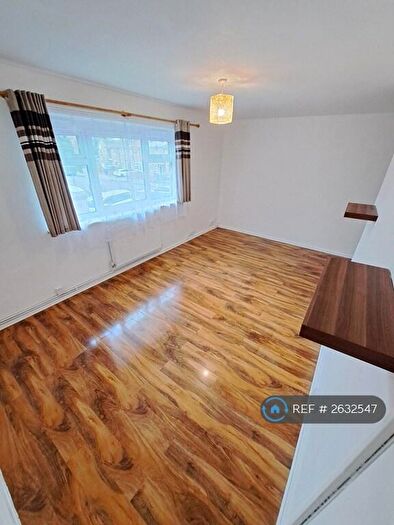 2 Bedroom Flat To Rent In Eynsham Drive, London, SE2