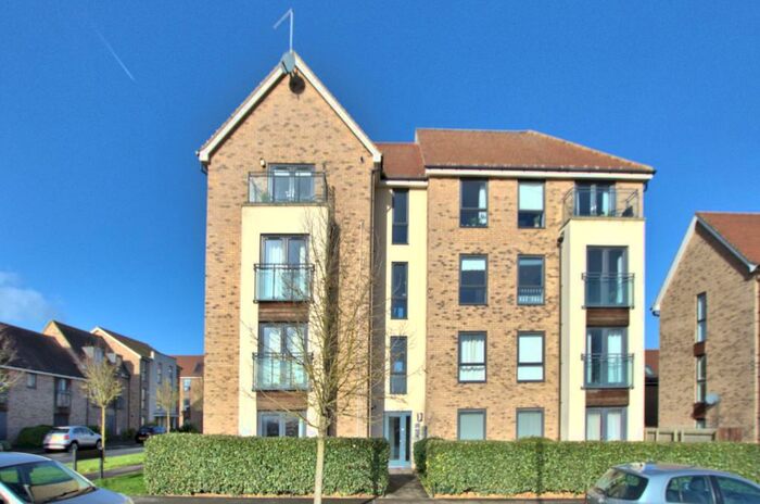 2 Bedroom Apartment To Rent In Lawrence Weaver Road, CB3