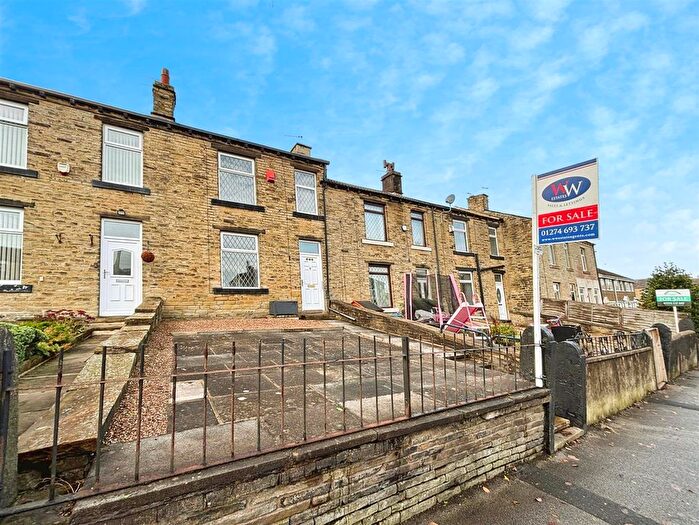 3 Bedroom Terraced House For Sale In Huddersfield Road, Wyke, Bradford, BD12