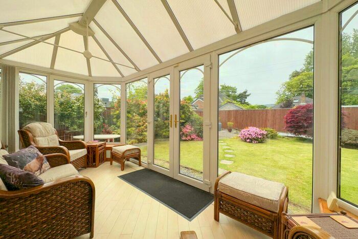 2 Bedroom Detached Bungalow For Sale In Maxwell Street, High Dalmuir, G81