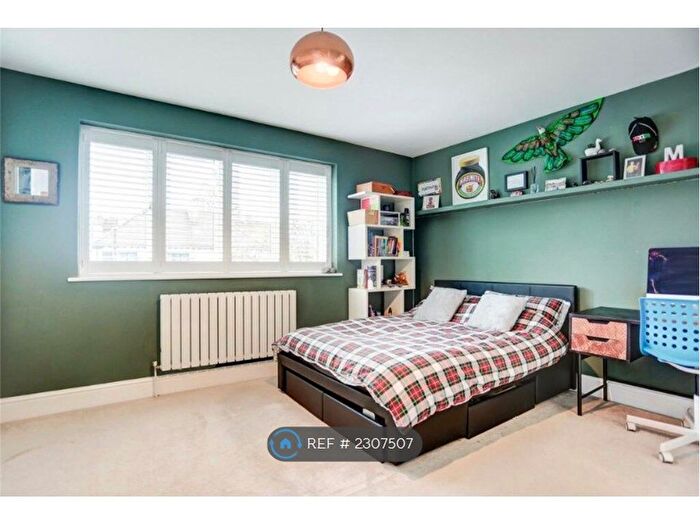 4 Bedroom Terraced House To Rent In The Upper Drive, Hove, BN3