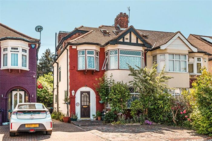 5 Bedroom Semi Detached House For Sale In Ladysmith Road, Enfield, EN1