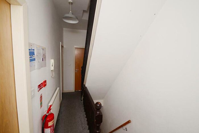 6 Bedroom Flat To Rent In Heald Grove, Rusholme, Manchester, M14