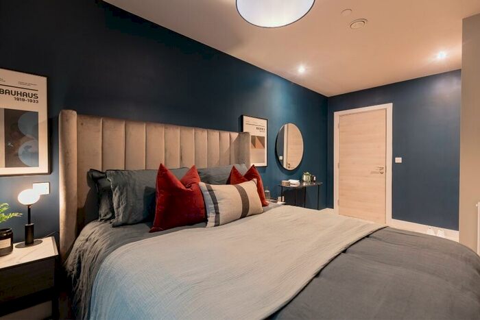 2 Bedroom Apartment To Rent In New York Square, Quarry Hill Leeds, LS2