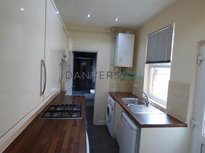 4 Bedroom Terraced House To Rent In Grasmere Street, Leicester, LE2
