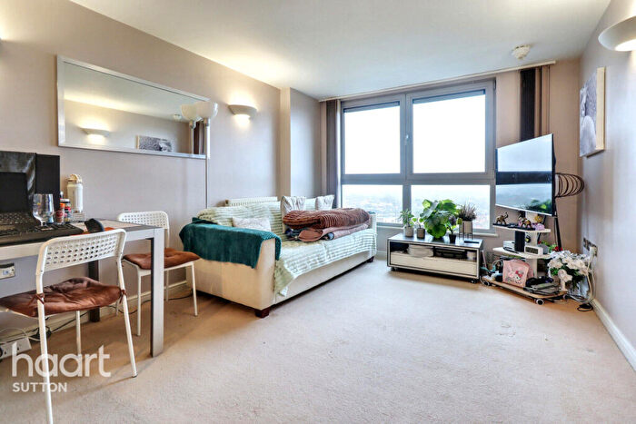 2 Bedroom Flat For Sale In Throwley Way, Sutton, SM1