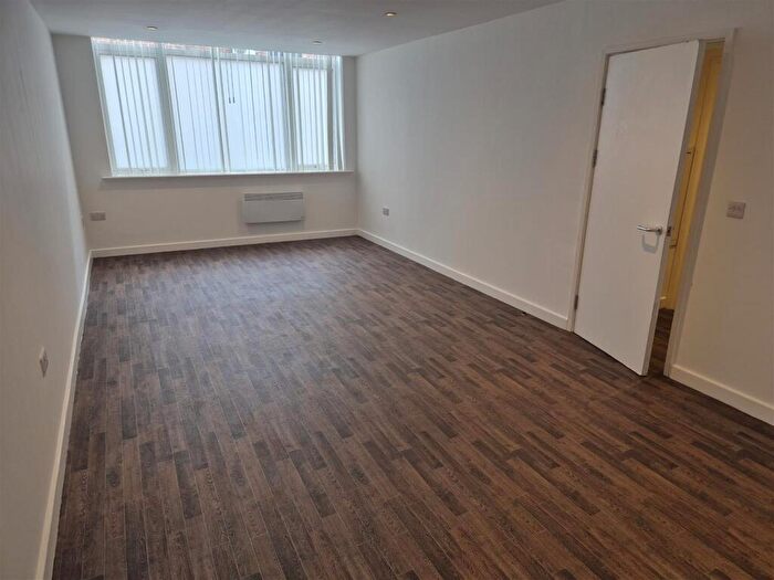 Studio To Rent In Bournemouth Studio With Parking, BH1