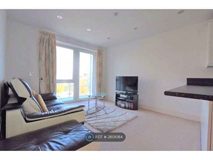 2 Bedroom Flat To Rent In Drinkwater Road, Harrow, HA2
