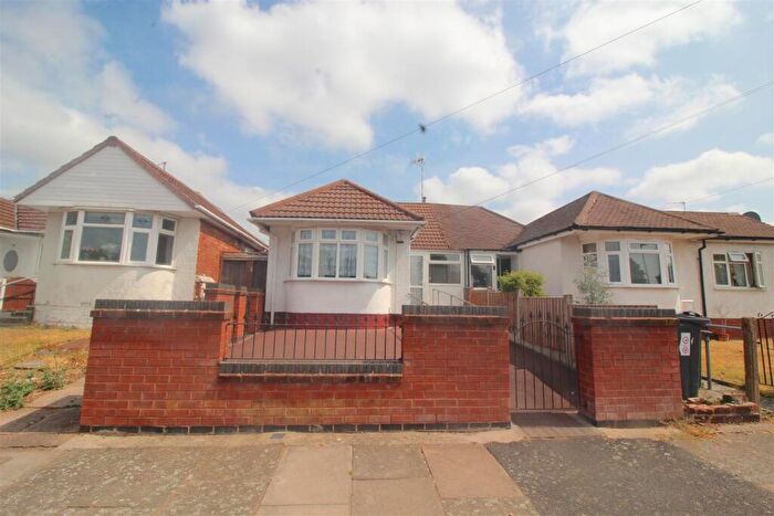 3 Bedroom Semi-Detached Bungalow For Sale In Boyne Road, Birmingham, B26