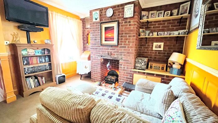 3 Bedroom Terraced House For Sale In Avalanche Road, Portland, Dorset, DT5
