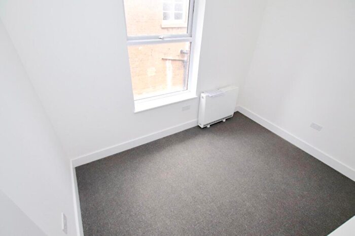 2 Bedroom Apartment To Rent In Bedroom Apartment | The Avenue | Available, SO17