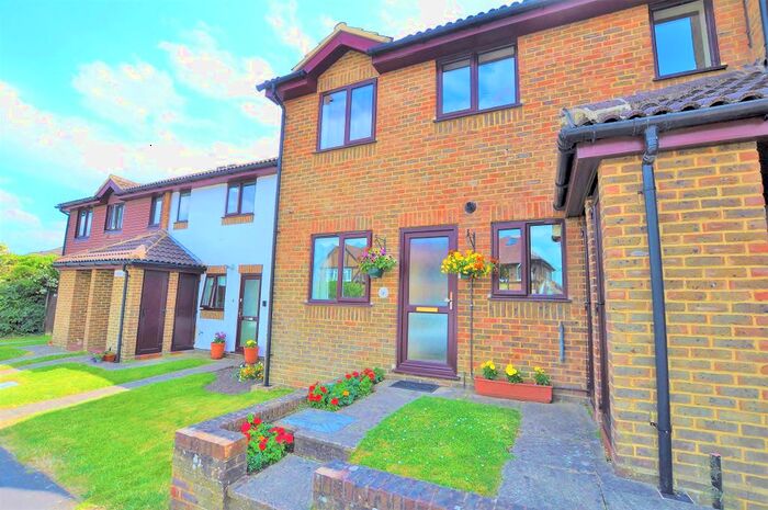 2 Bedroom Maisonette To Rent In Kingfisher Drive, Guildford, GU4