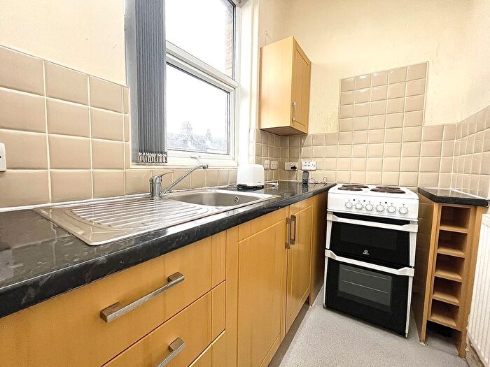 1 Bedroom Studio To Rent In Laisteridge Lane, Bradford, BD7