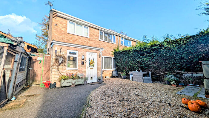 4 Bedroom Semi-Detached House For Sale In Robinson Way, Bordon, Hampshire, GU35