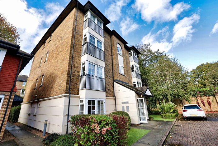 Studio To Rent In Selhurst Close, London, SW19