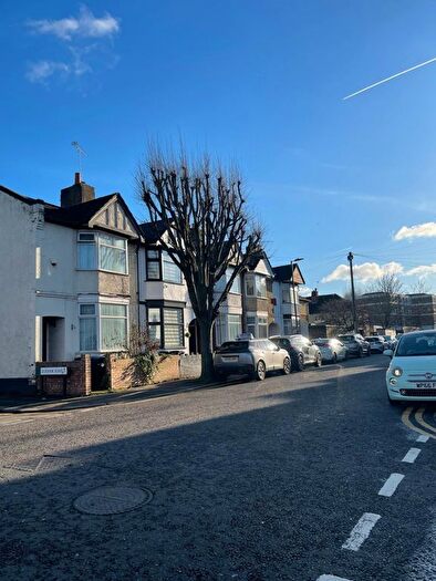 1 Bedroom Flat To Rent In Winchester Road, London, N9