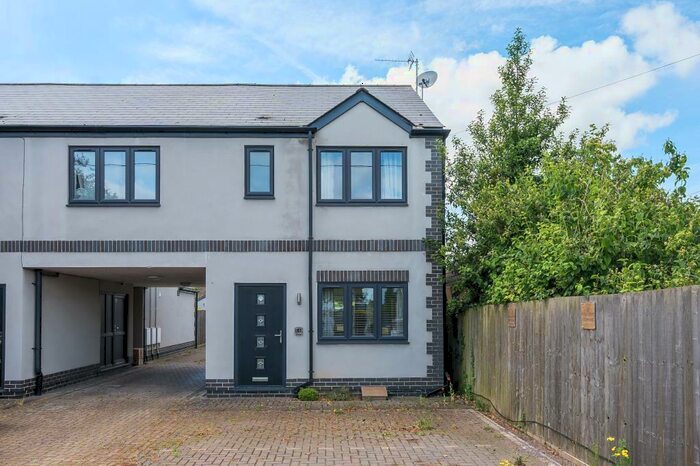 2 Bedroom Apartment To Rent In Buckingham Road, Bicester, OX26