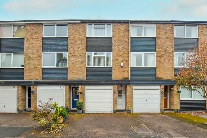 3 Bedroom Town House To Rent In Malvern Road, Stoneygate, Leicester, LE2