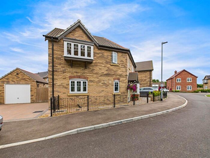 3 Bedroom Detached House For Sale In Bridgeways, Alford, LN13