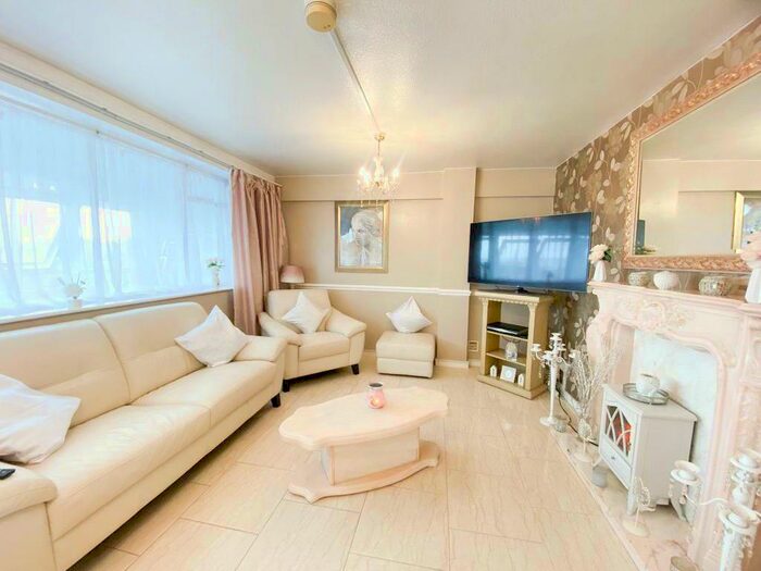 2 Bedroom Flat For Sale In Benmore Avenue, Edgbaston, Birmingham, B5